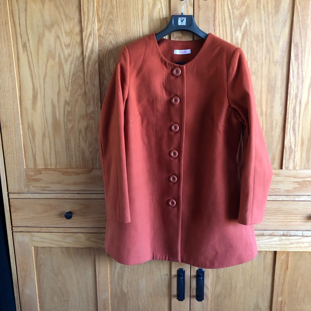Soft & Warm Autumn Orange Coat in EUC!